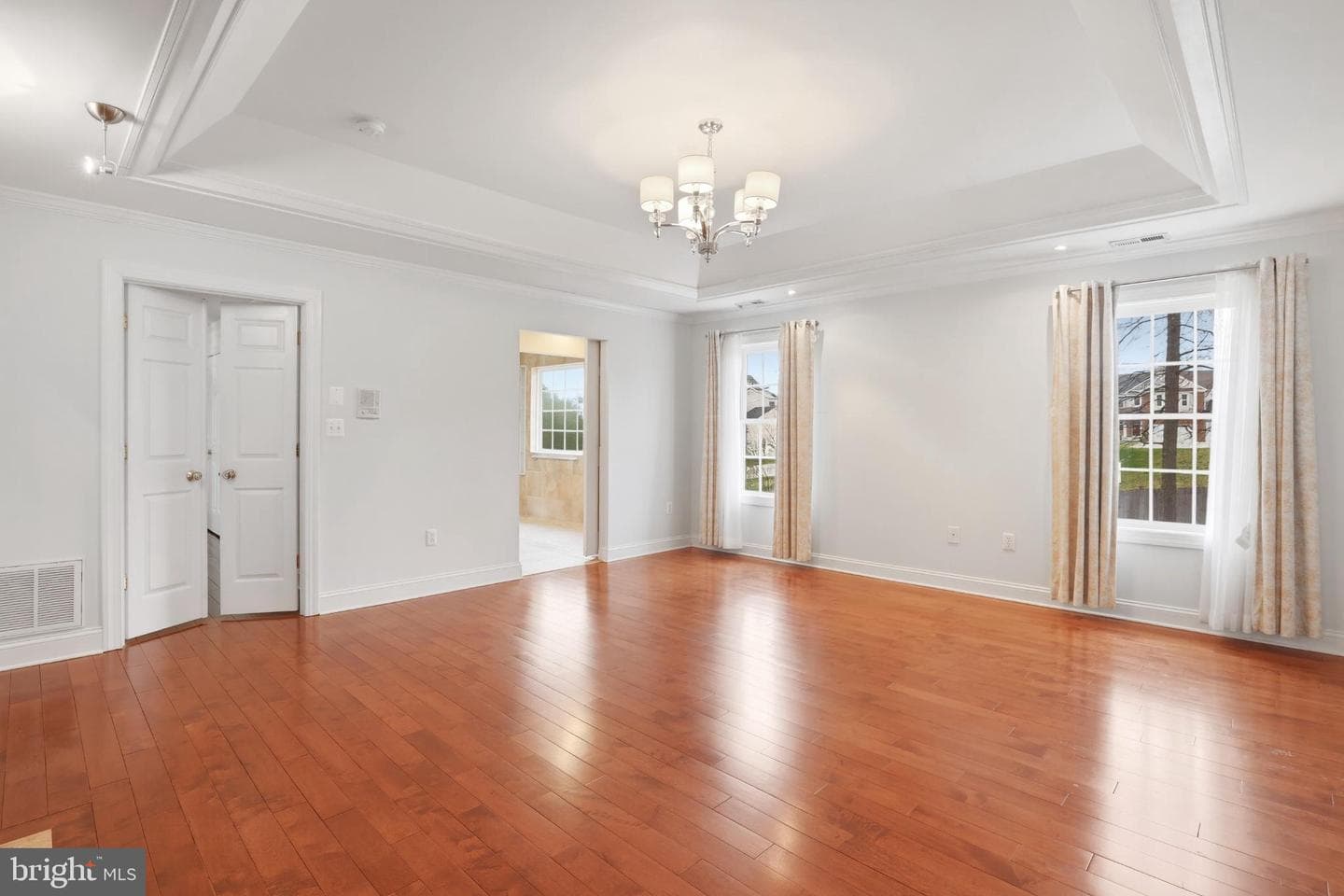 413 Montgomery Court photo 37