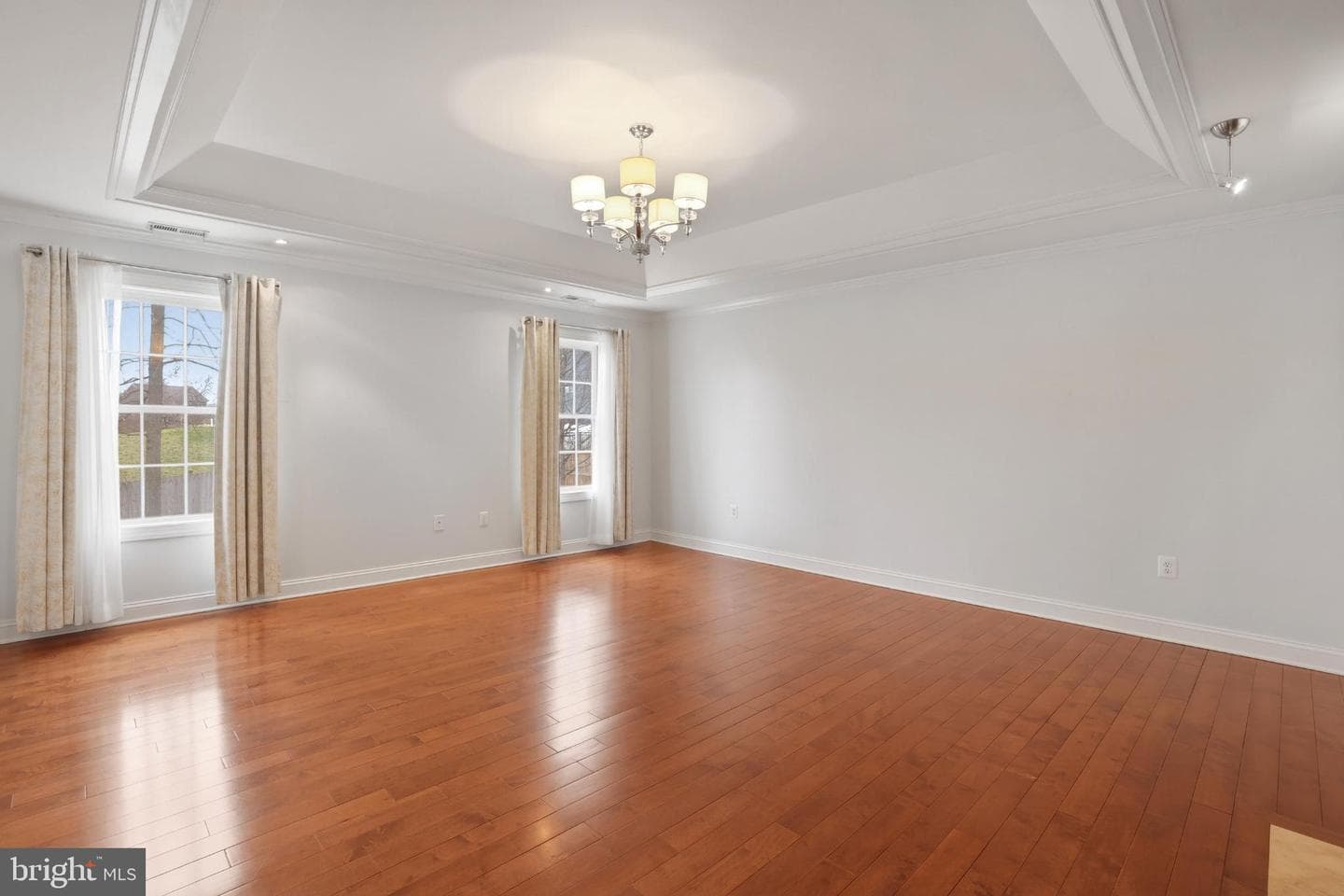 413 Montgomery Court photo 38
