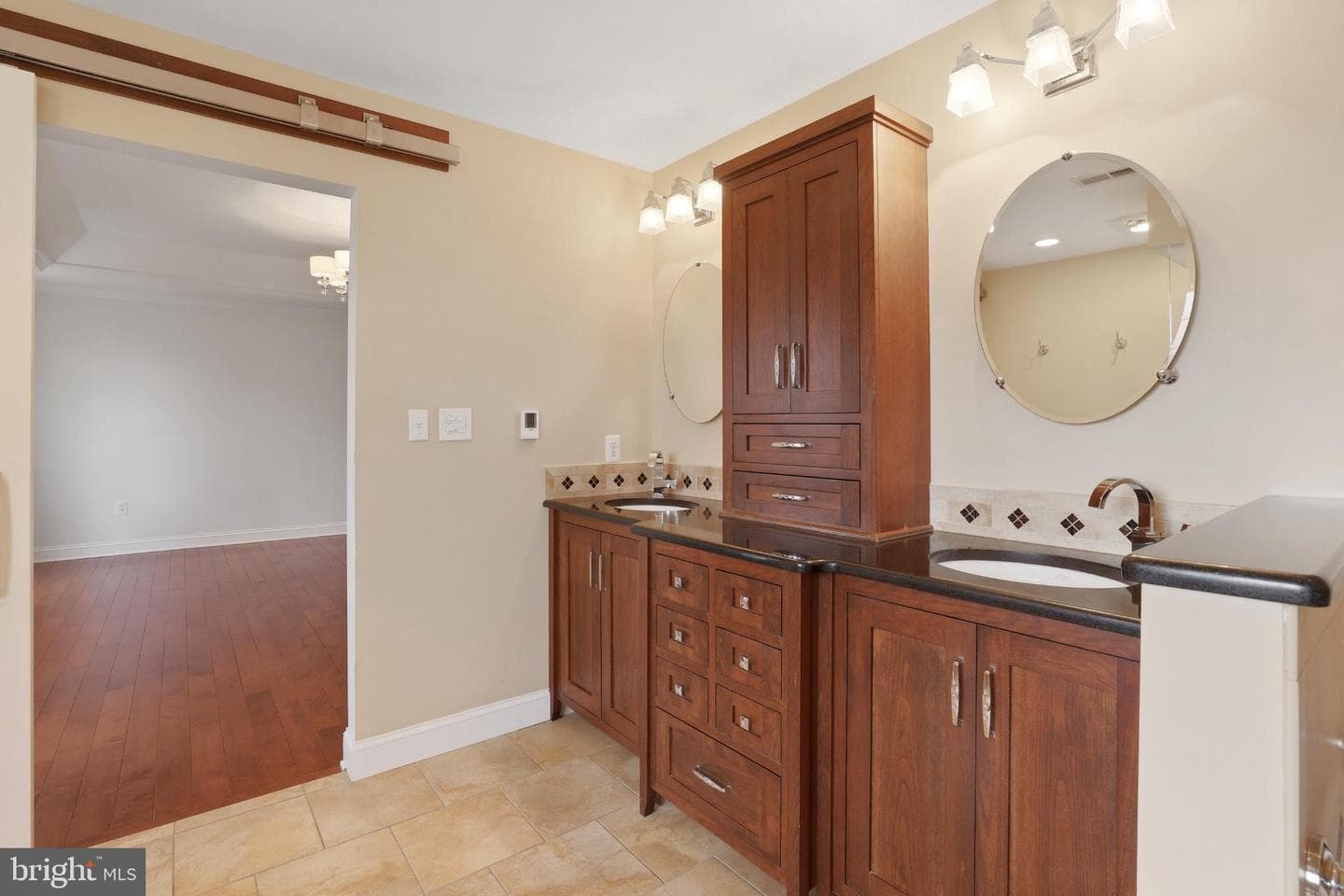 413 Montgomery Court photo 41