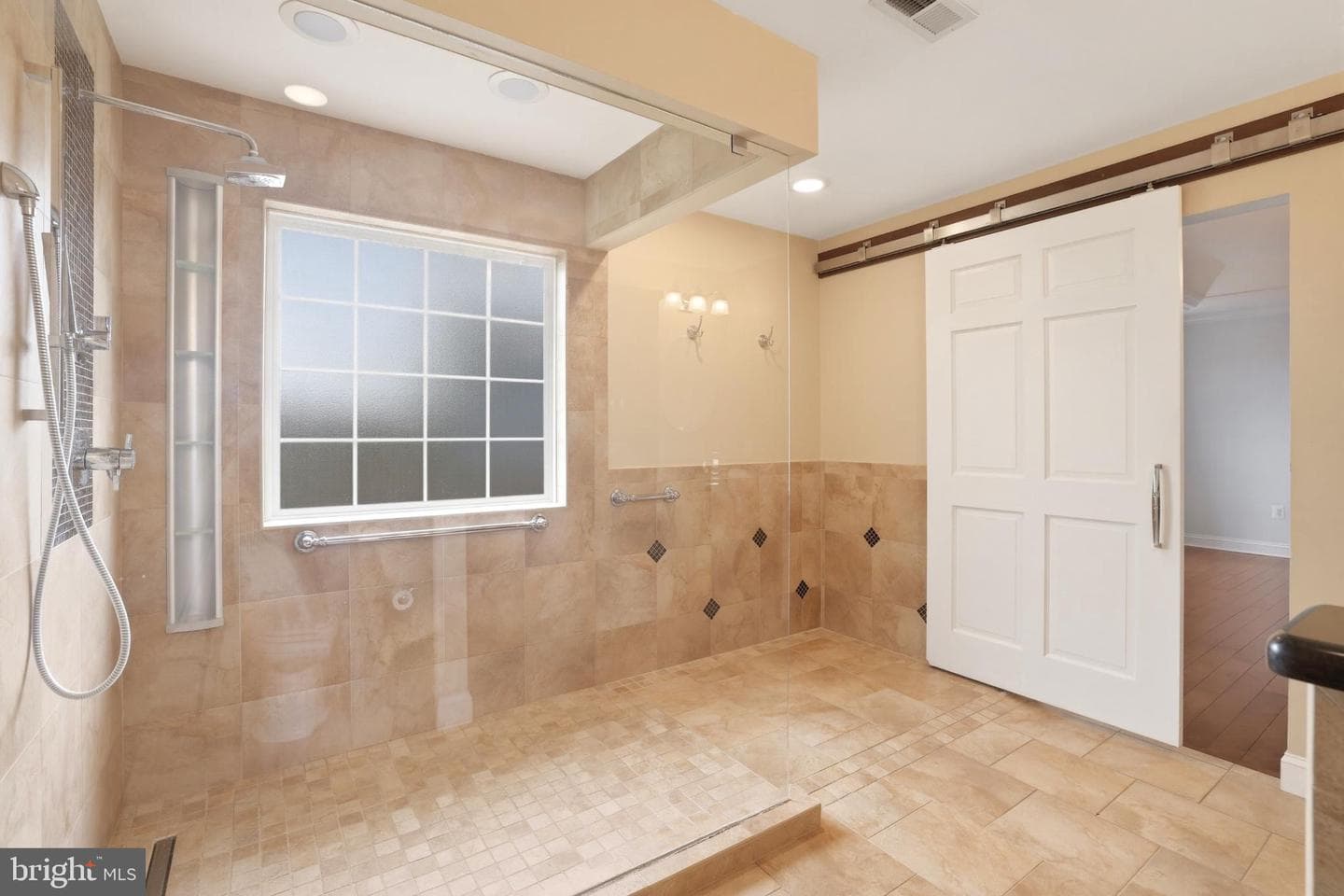 413 Montgomery Court photo 42