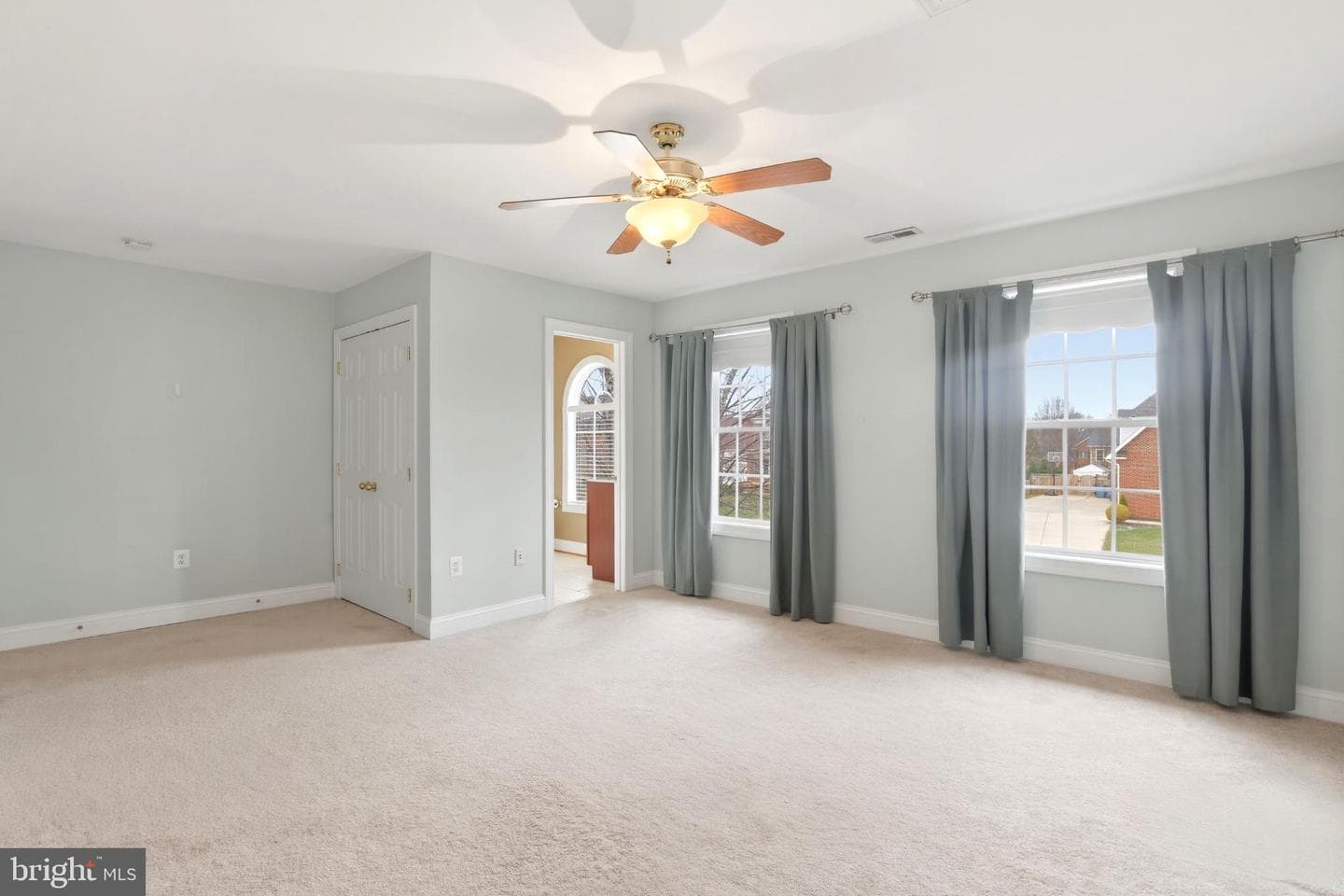 413 Montgomery Court photo 49