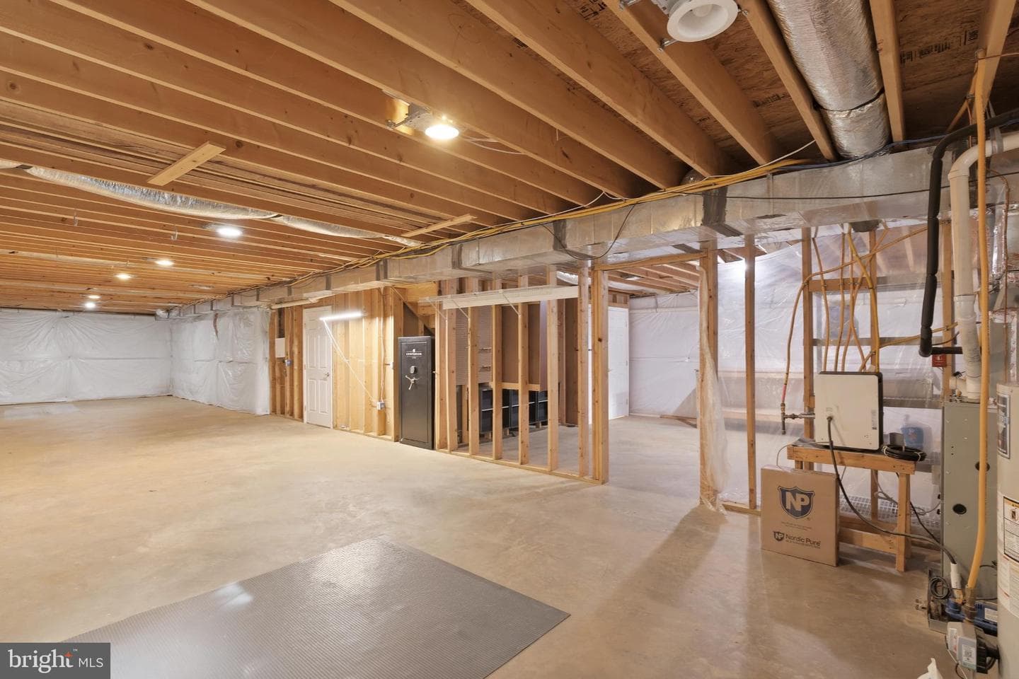 413 Montgomery Court photo 62