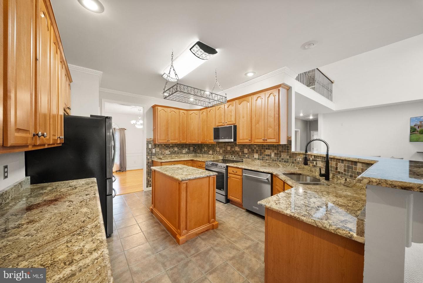 99 Fox Lane photo 28