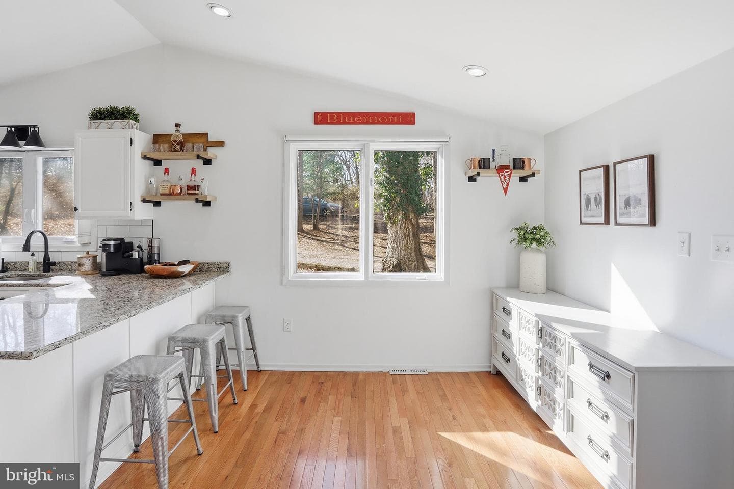 138 Ross Lane photo 3