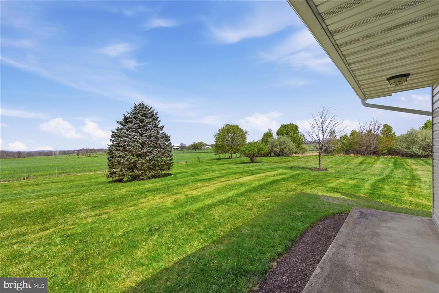 132 Bedrock Lane photo 2