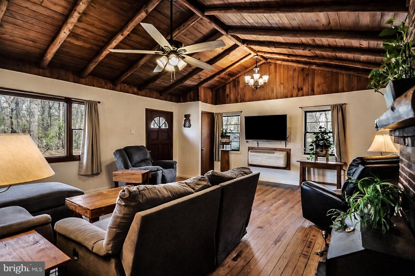 479 Hemlock Lane photo 6