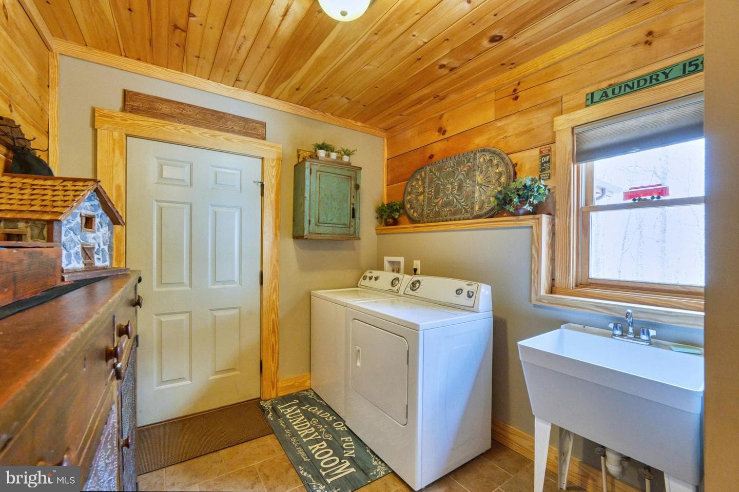 84 Cardinal Lane photo 31