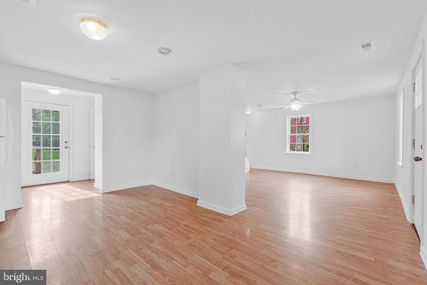 306 N Buckmarsh Street photo 13