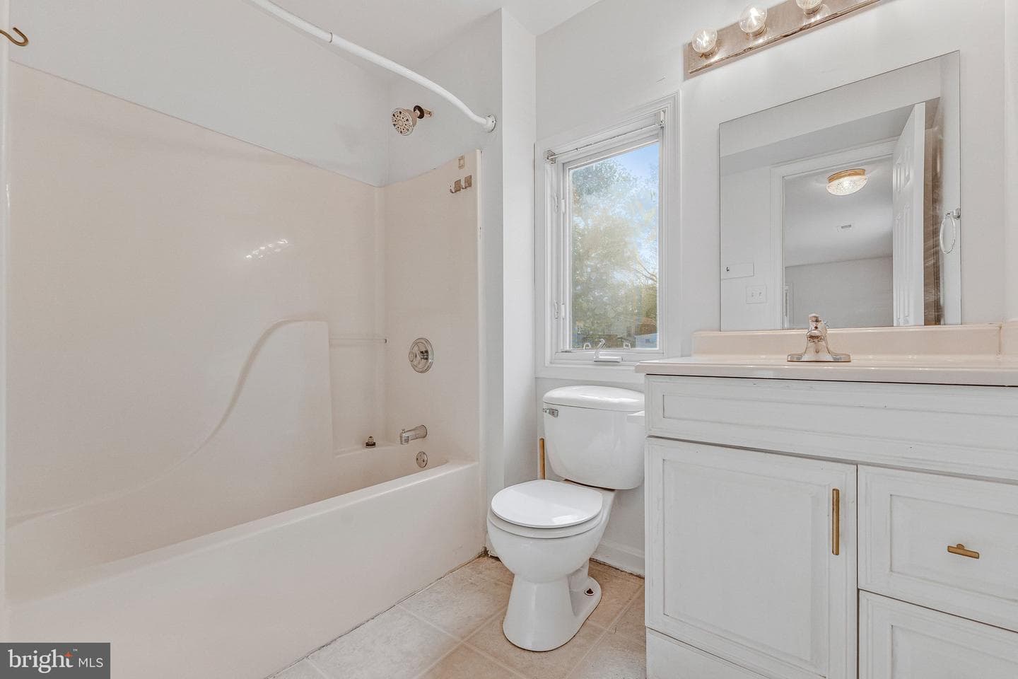 306 N Buckmarsh Street photo 14