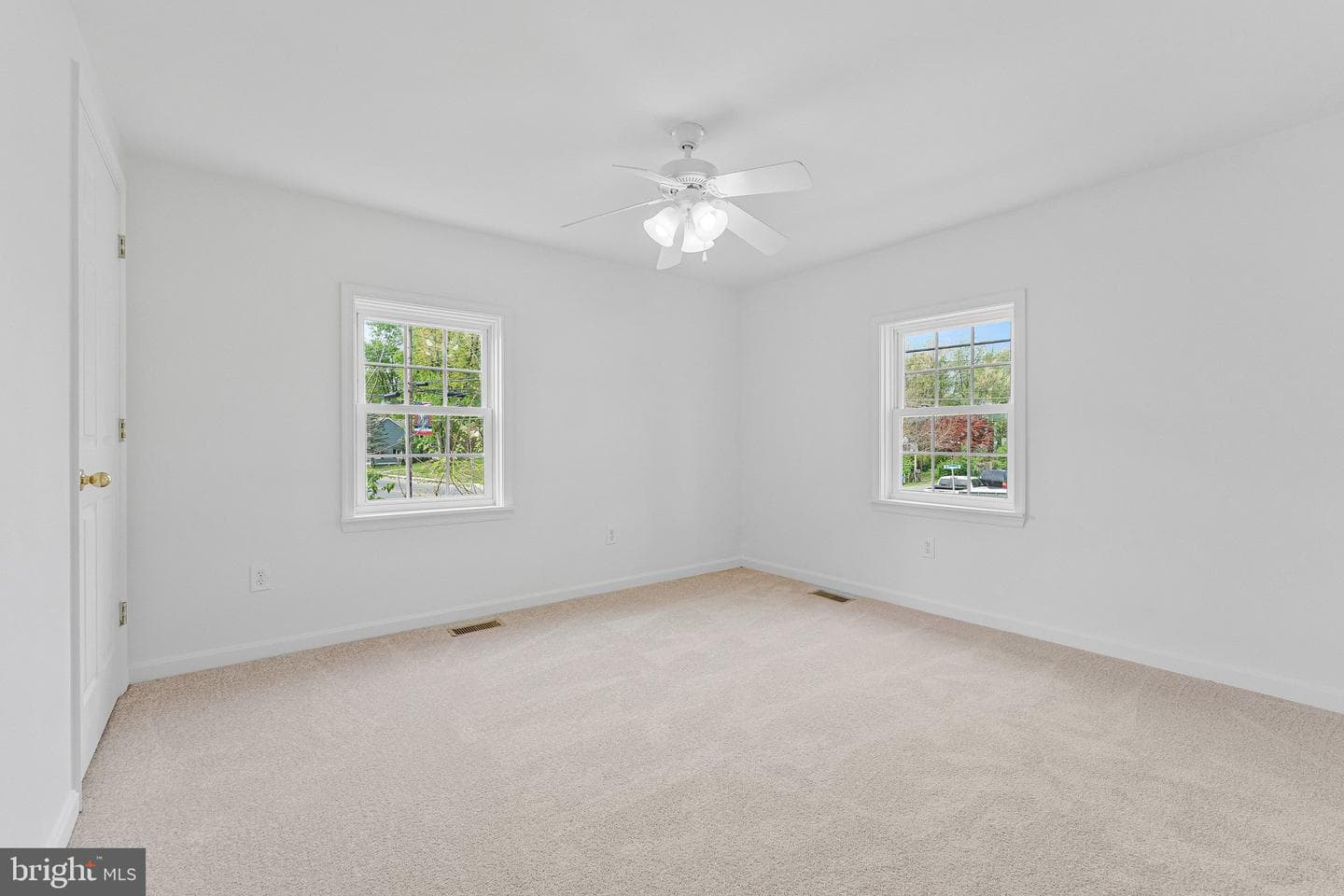 306 N Buckmarsh Street photo 19
