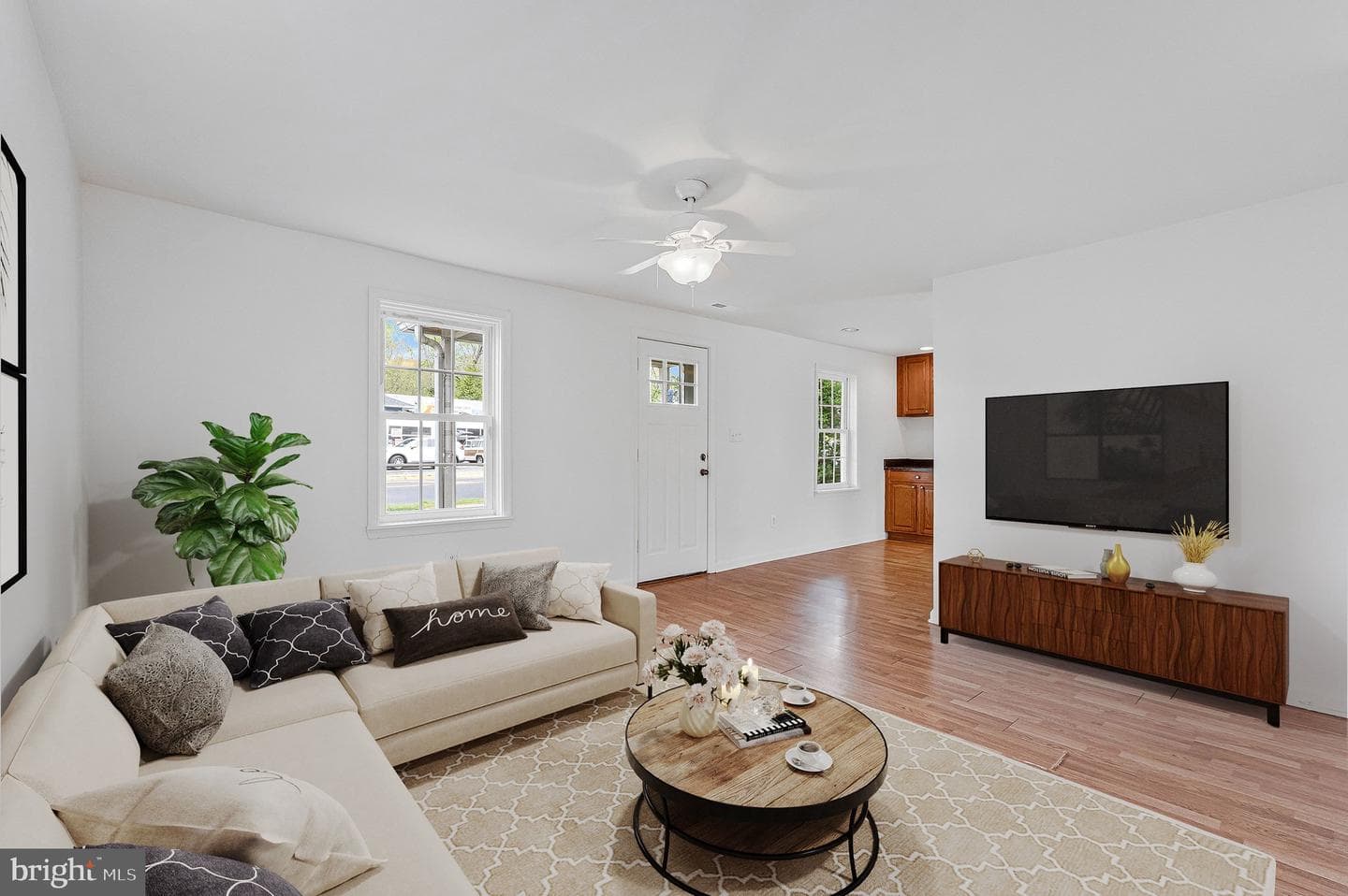 306 N Buckmarsh Street photo 2