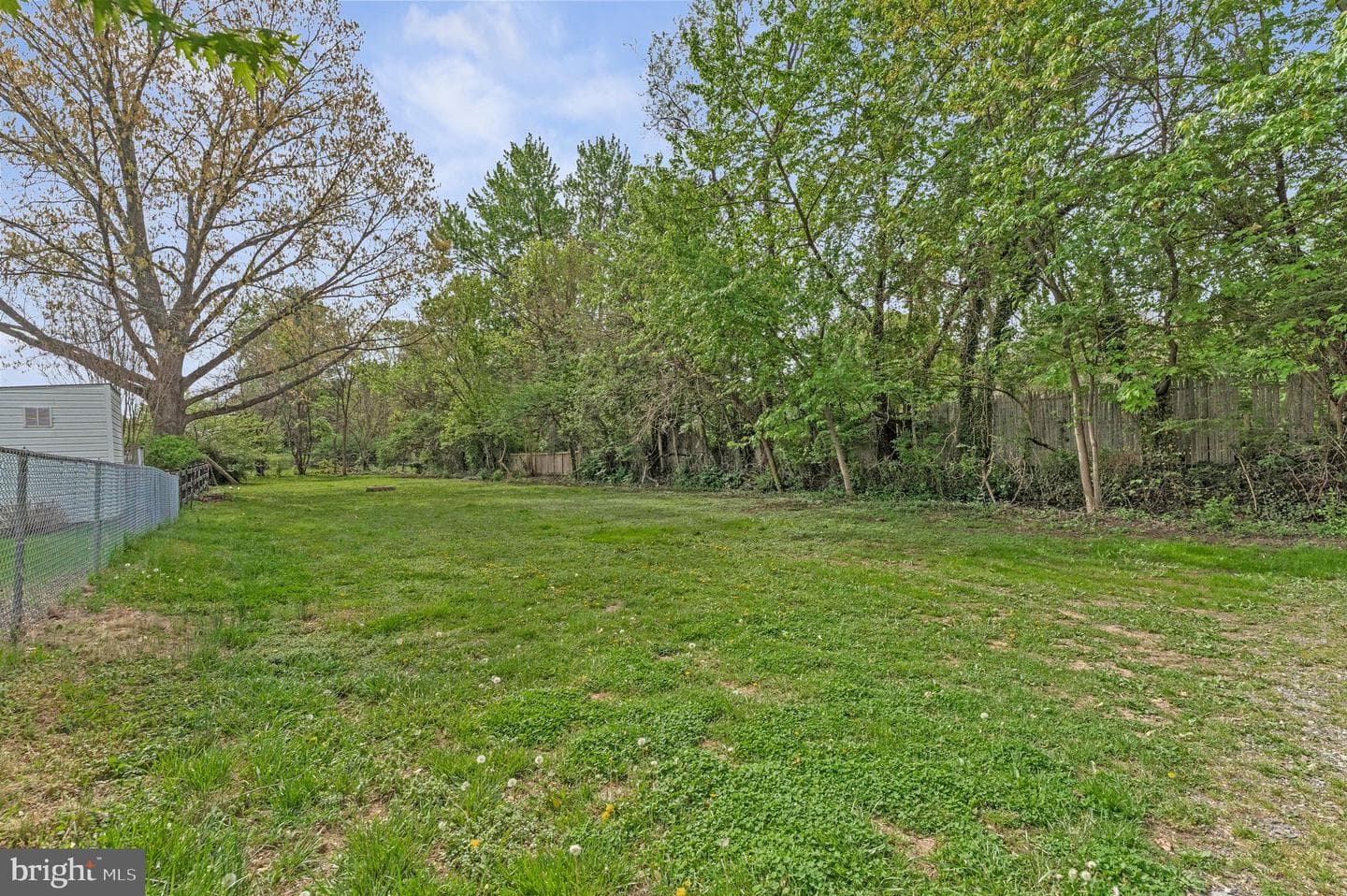 306 N Buckmarsh Street photo 27