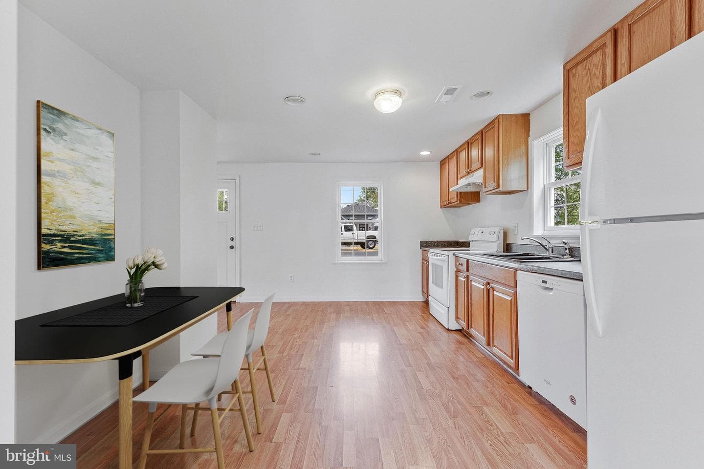 306 N Buckmarsh Street photo 3