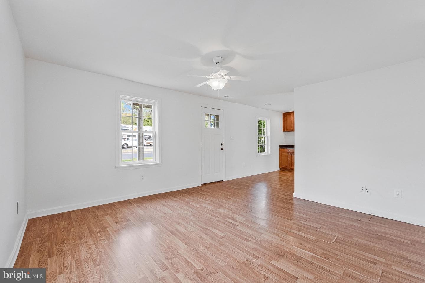 306 N Buckmarsh Street photo 8
