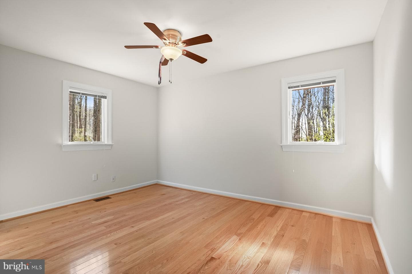 320 Barker Lane photo 34