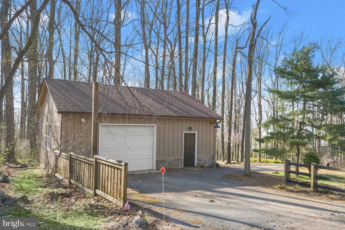 320 Barker Lane photo 41