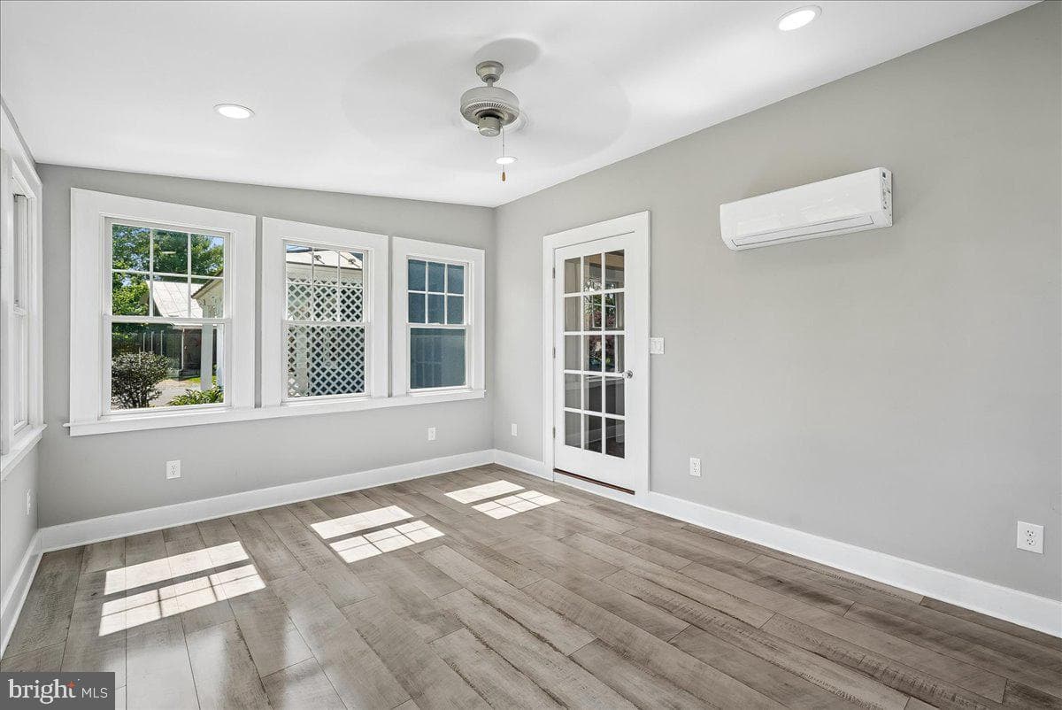 209 Rice Street photo 20