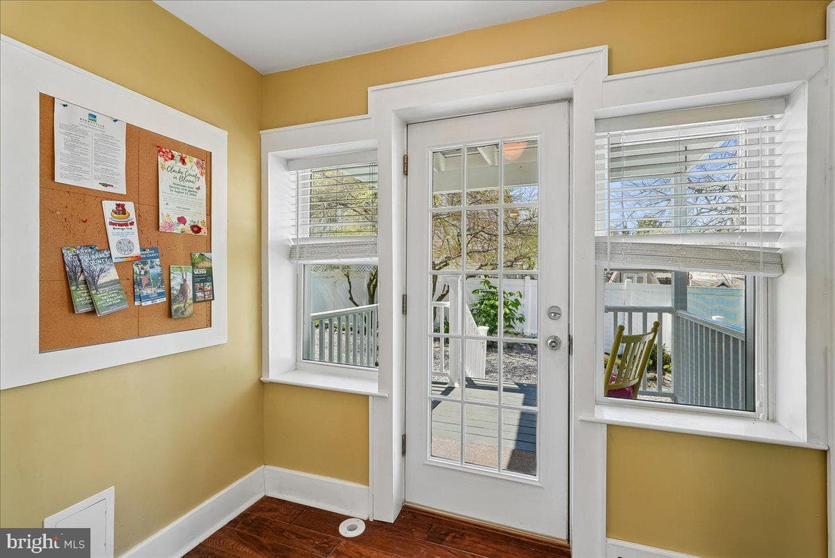209 Rice Street photo 25