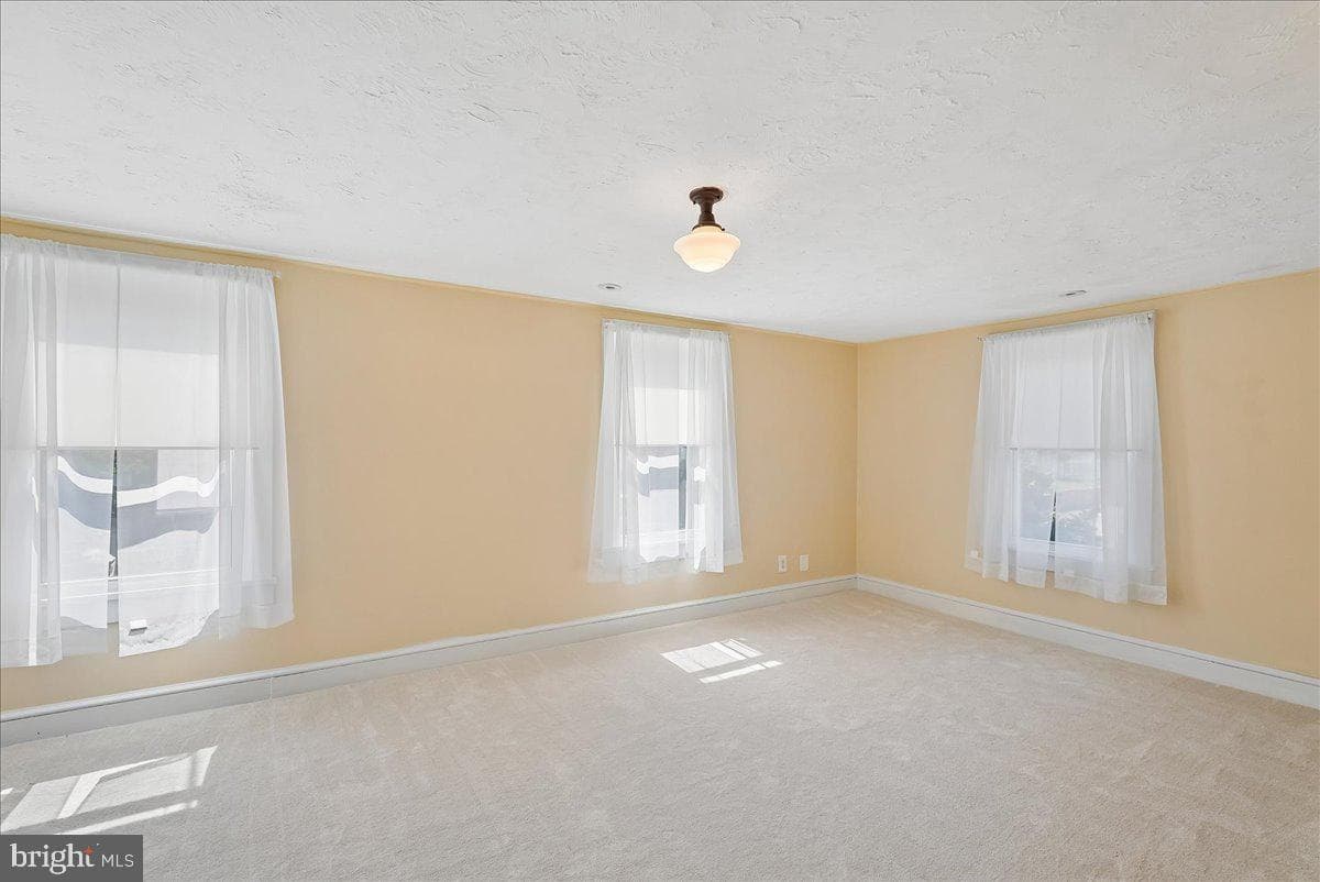 209 Rice Street photo 38