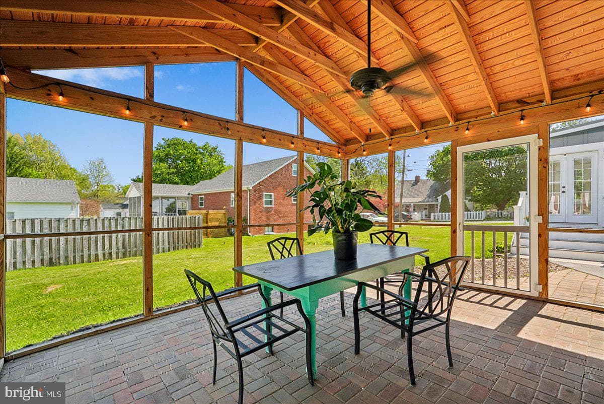 209 Rice Street photo 45