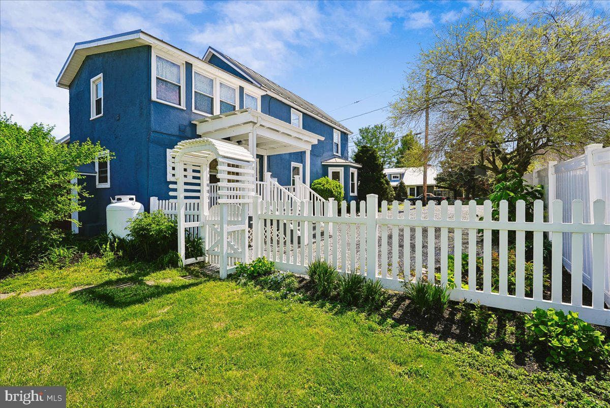 209 Rice Street photo 55