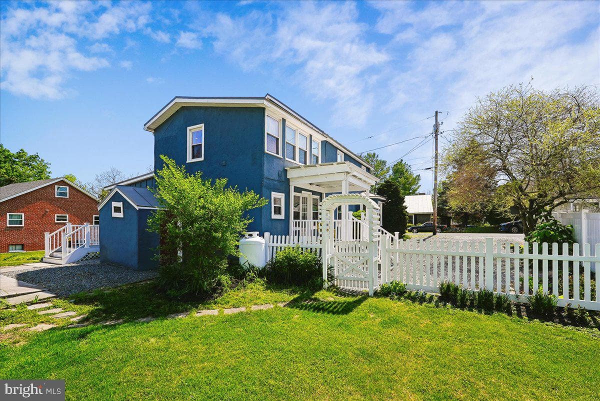 209 Rice Street photo 56