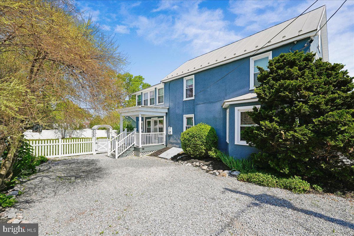 209 Rice Street photo 58
