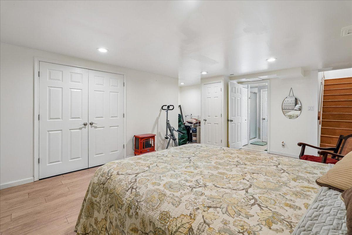 98 Cliff Lane photo 22