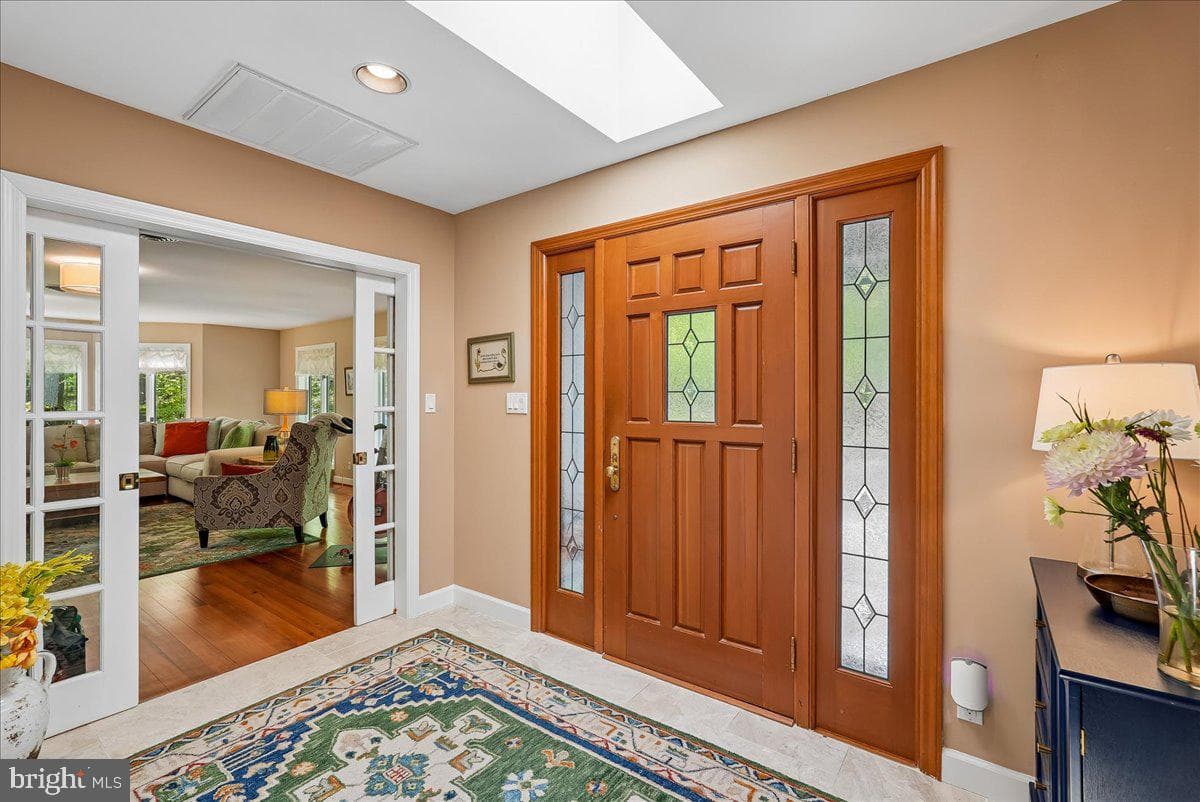 98 Cliff Lane photo 6