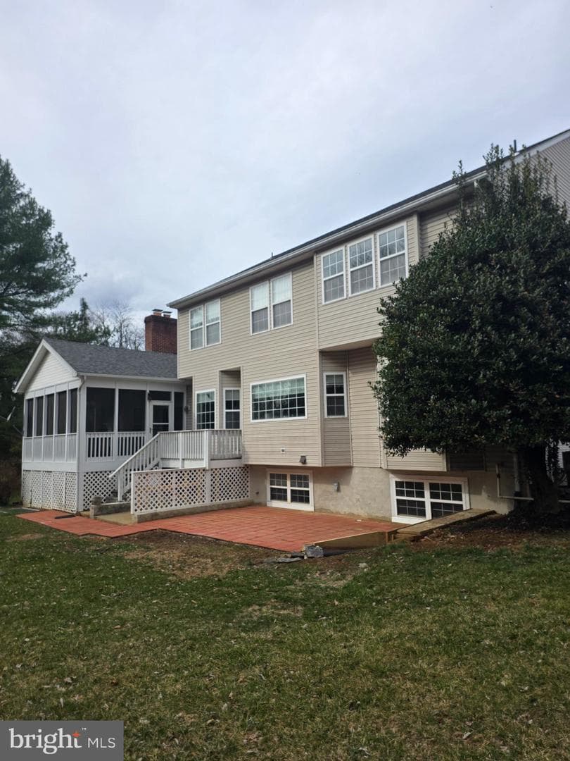 300 Archer Court photo 14