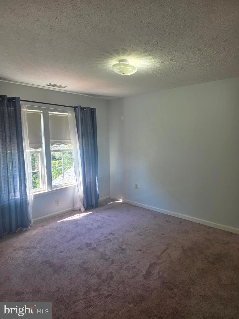 300 Archer Court photo 9