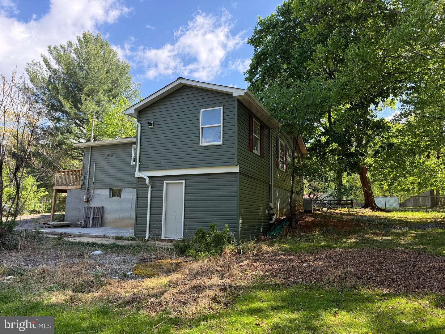47 Evergreen Lane photo 4