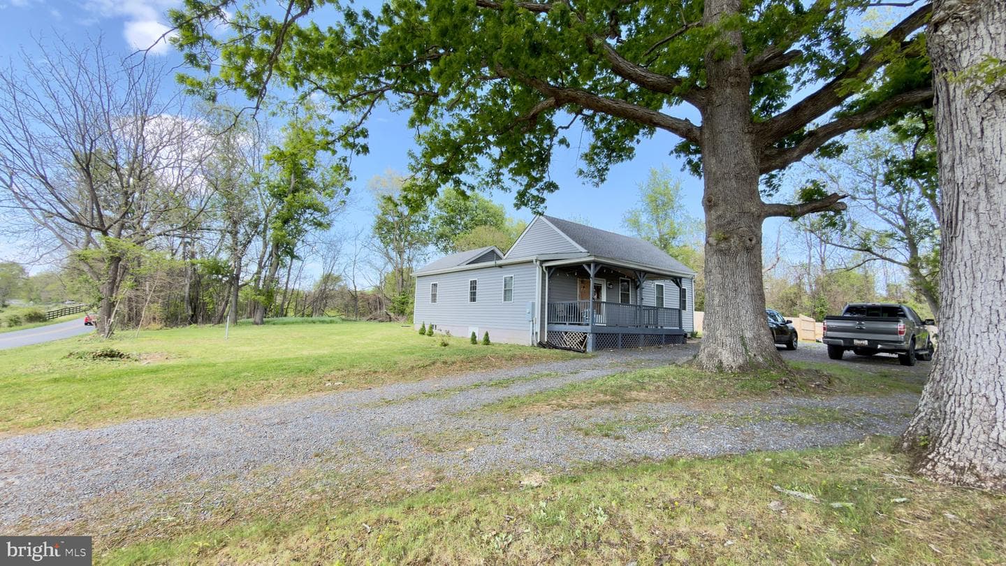 1752 Summit Point Road photo 3