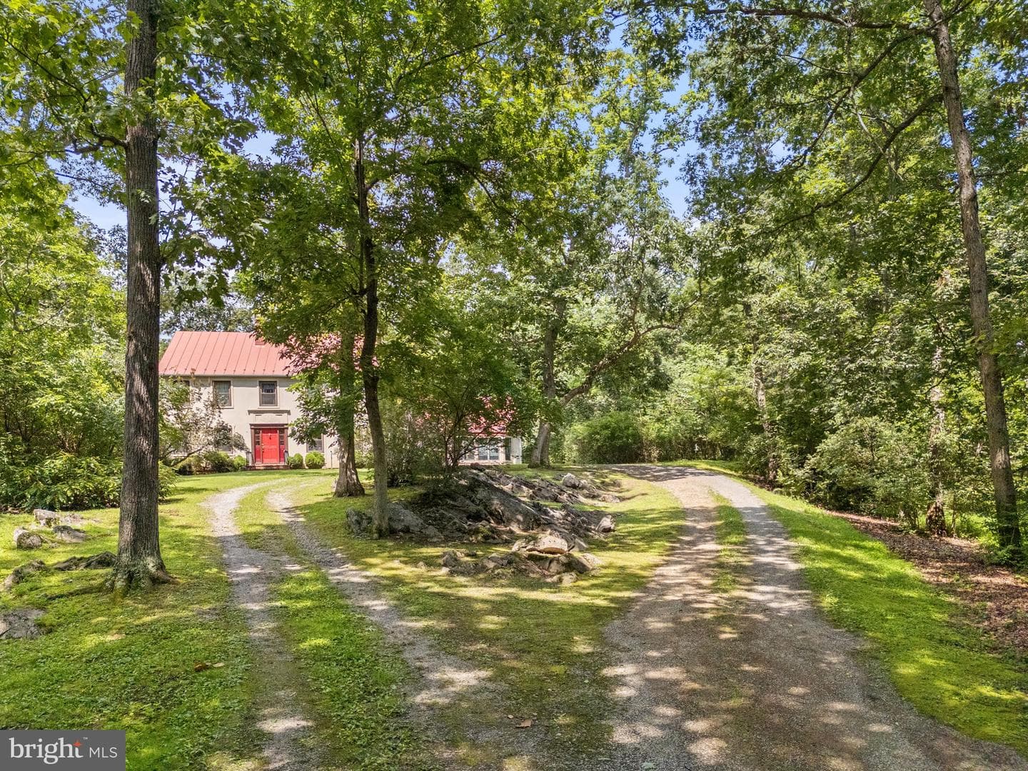 961 Summerville Road photo 3