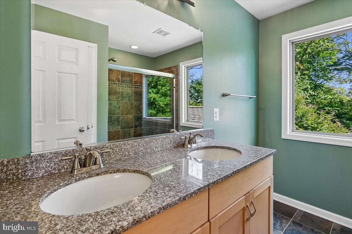 250 Lafayette Lane photo 24