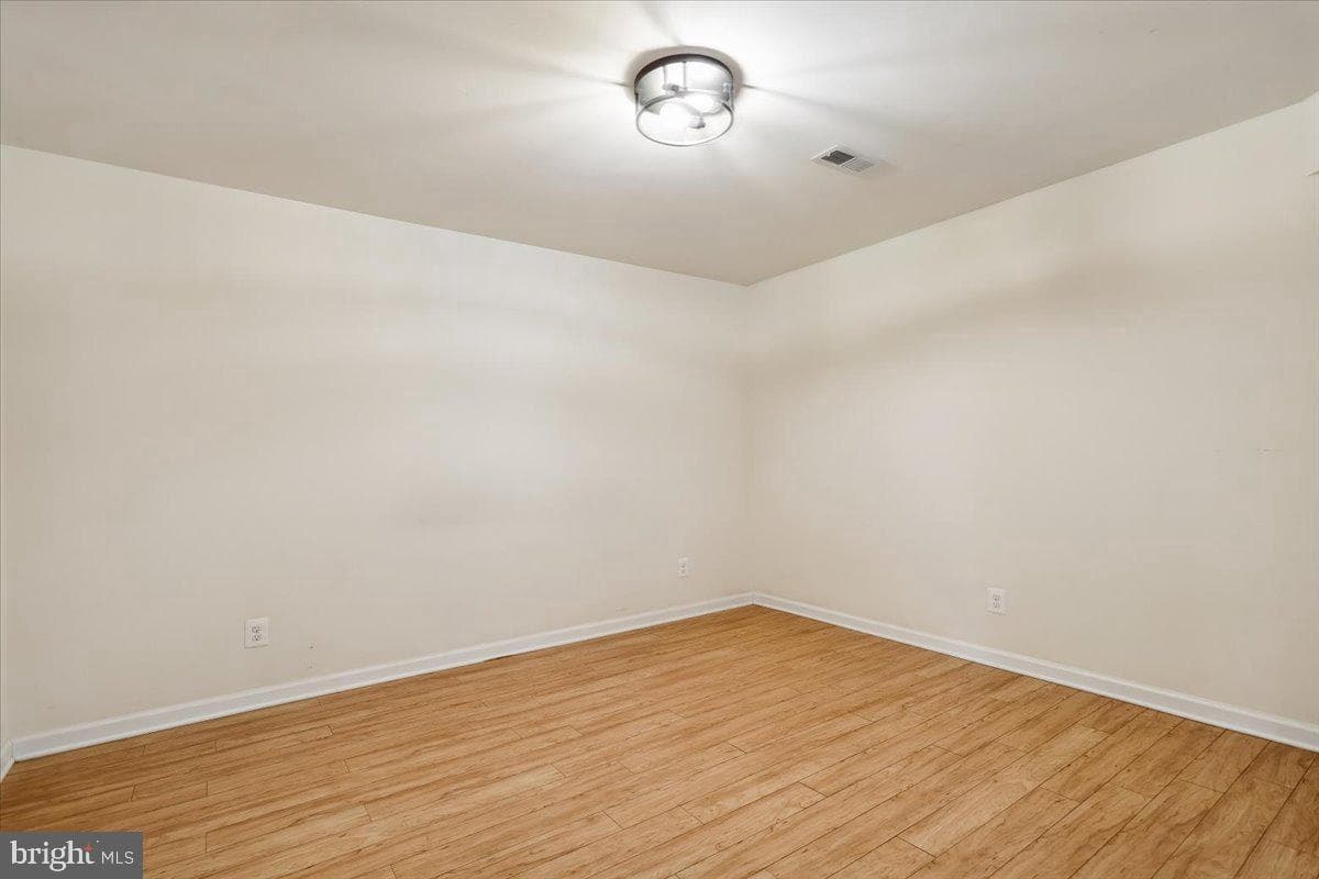 250 Lafayette Lane photo 25
