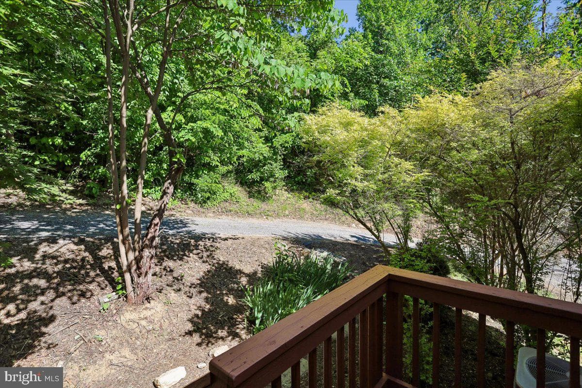 250 Lafayette Lane photo 38