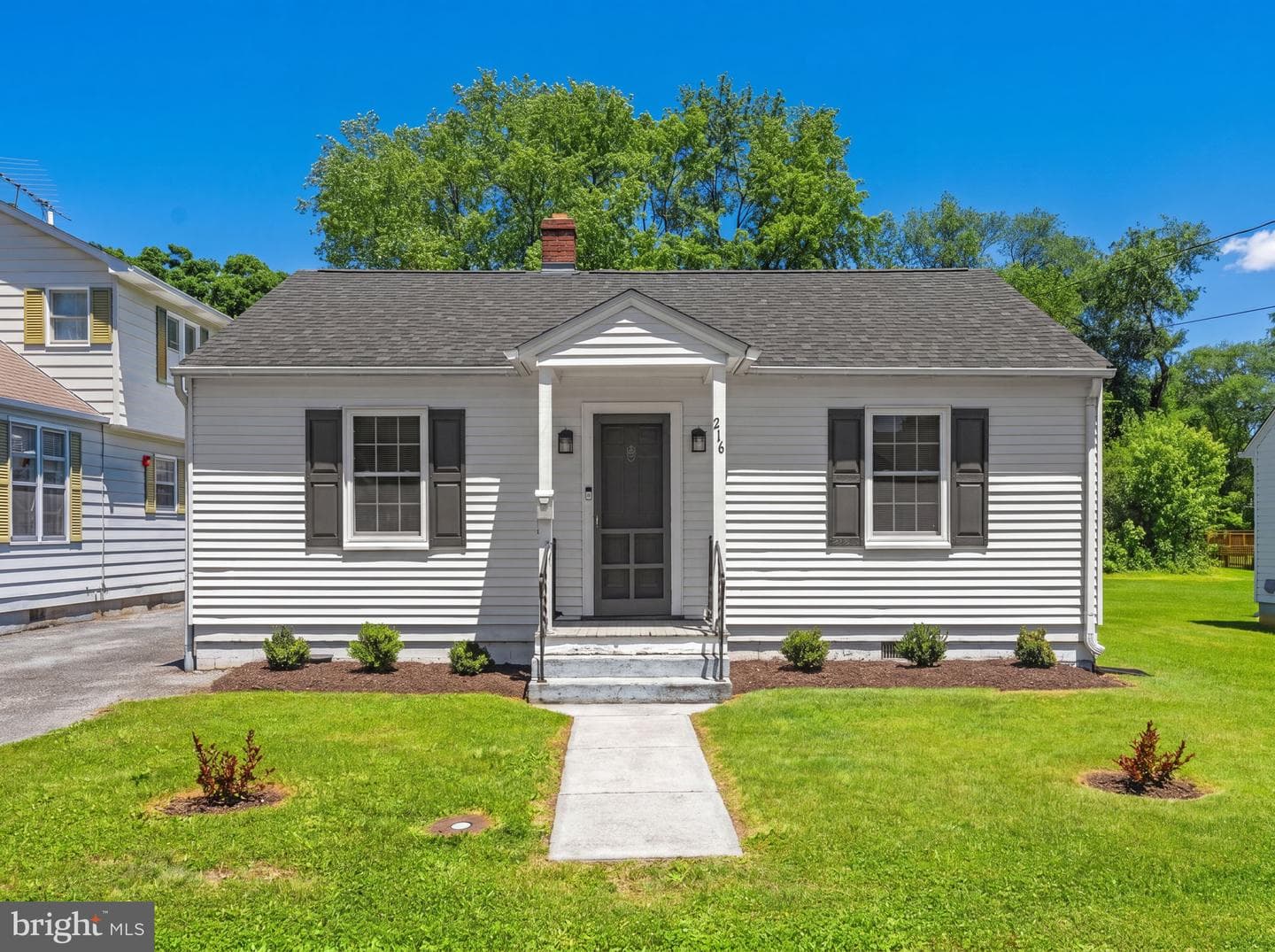 216 Walnut Street, Berryville