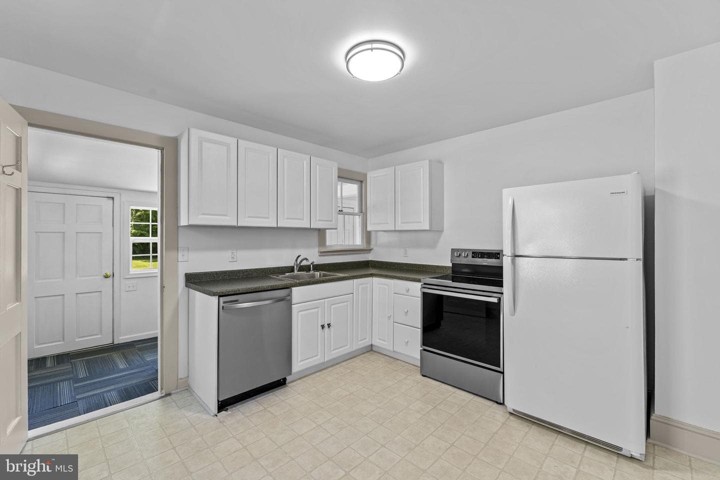216 Walnut Street photo 20