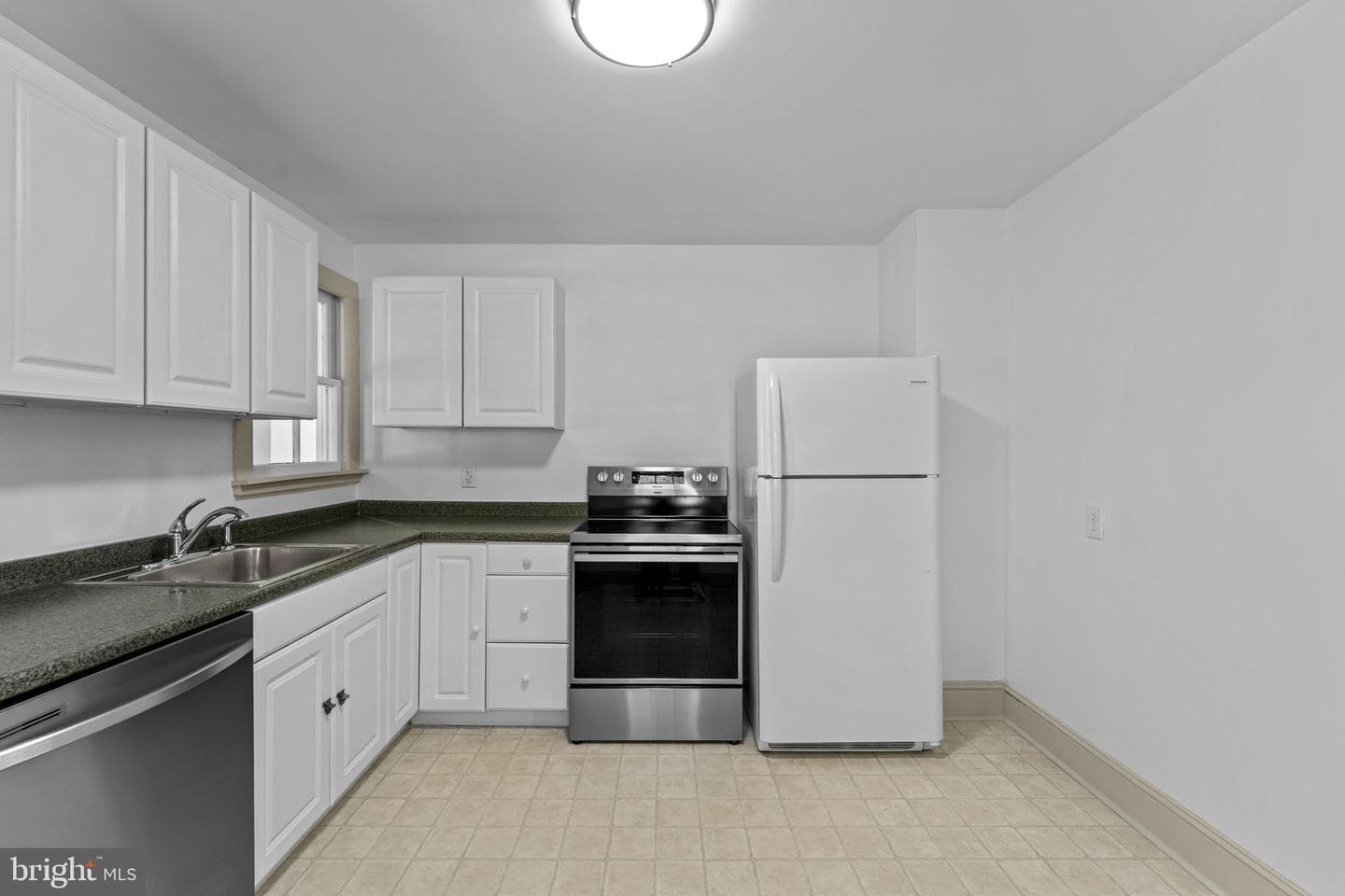 216 Walnut Street photo 21