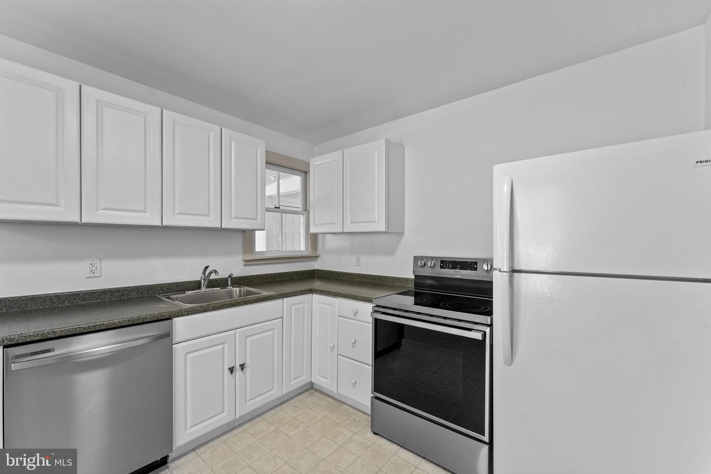 216 Walnut Street photo 26