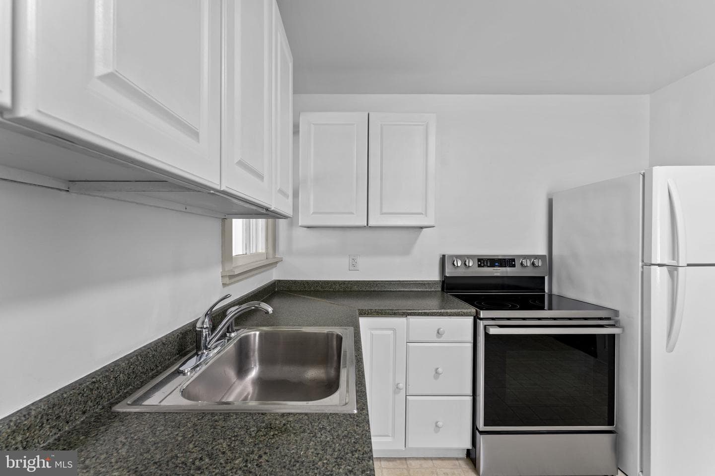 216 Walnut Street photo 28