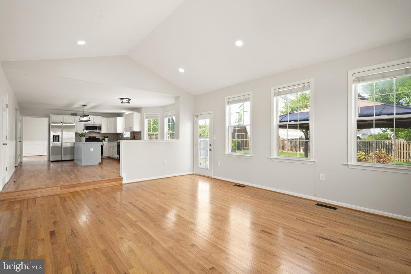 522 Mosby Boulevard photo 23