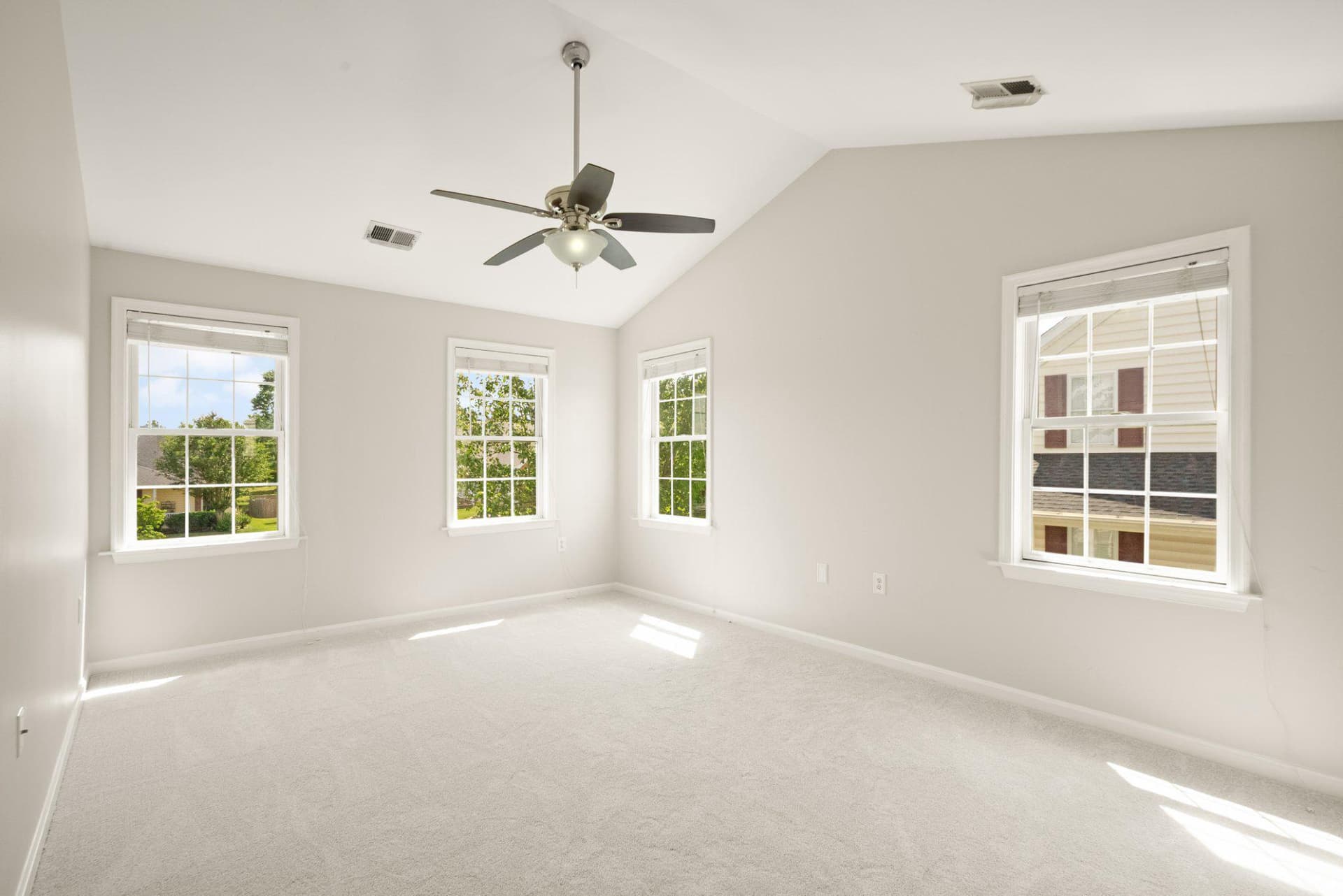 522 Mosby Boulevard photo 25