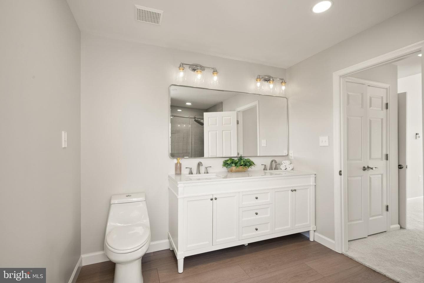 522 Mosby Boulevard photo 29