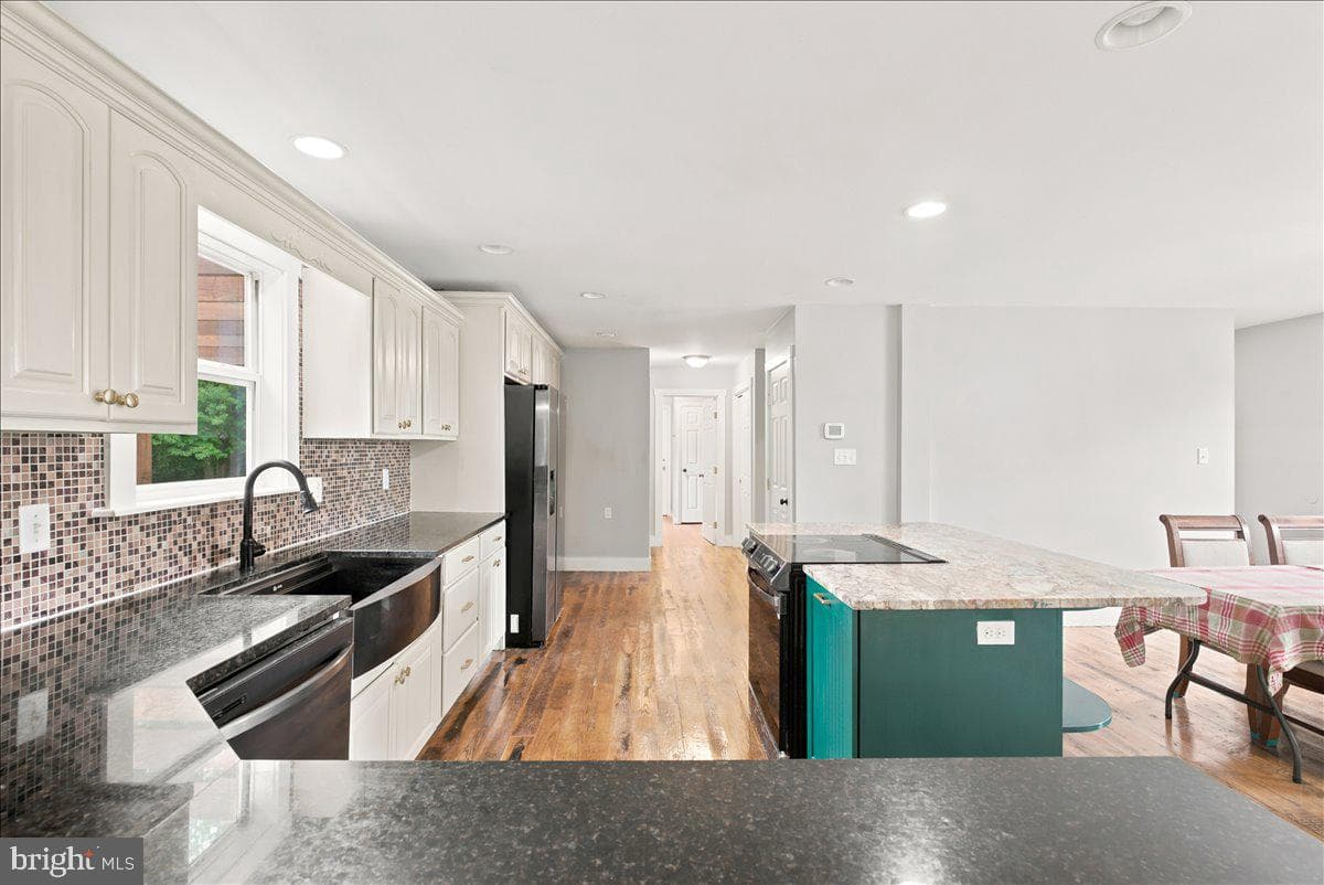 193 Marsh Lane photo 10