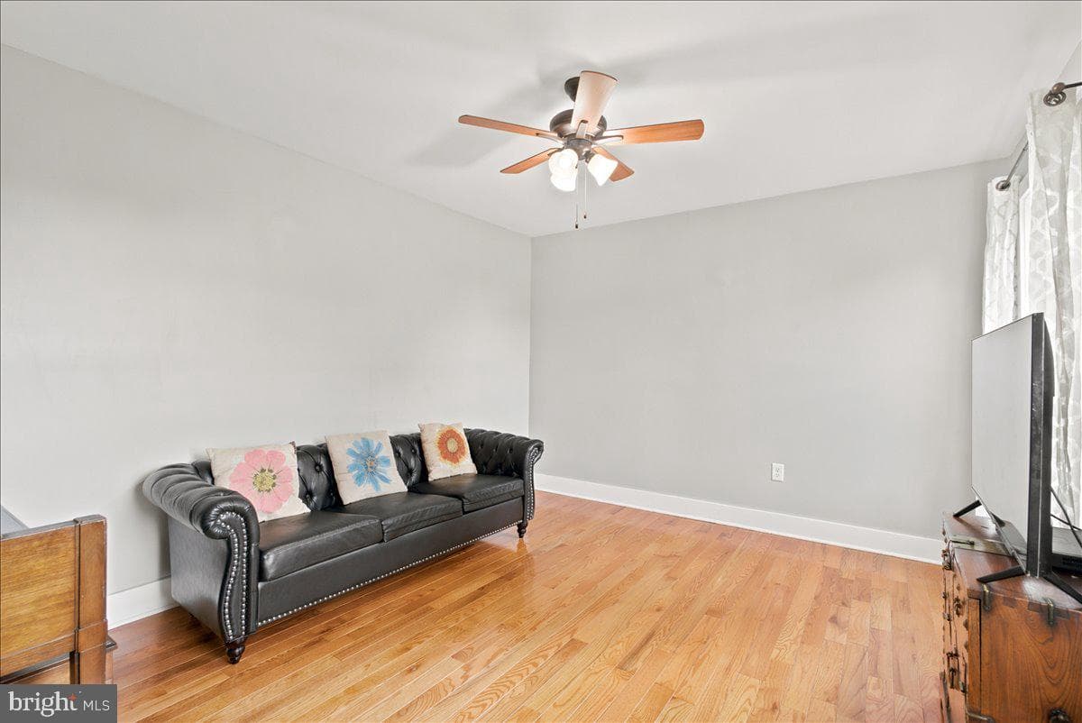 193 Marsh Lane photo 20