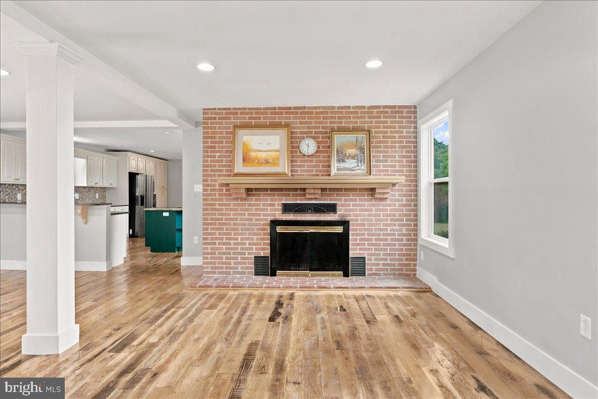 193 Marsh Lane photo 23