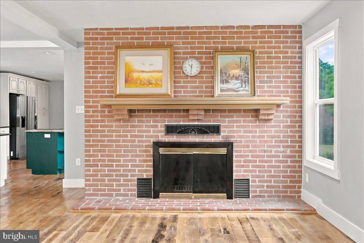 193 Marsh Lane photo 24