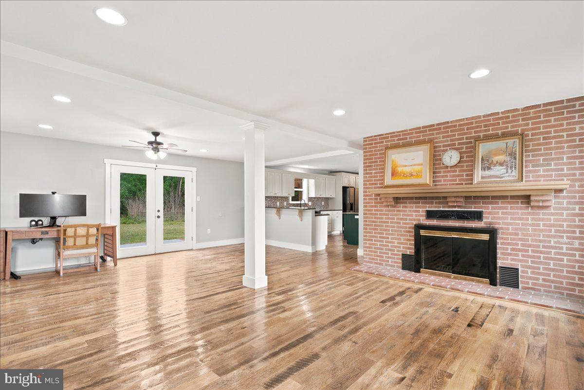193 Marsh Lane photo 25